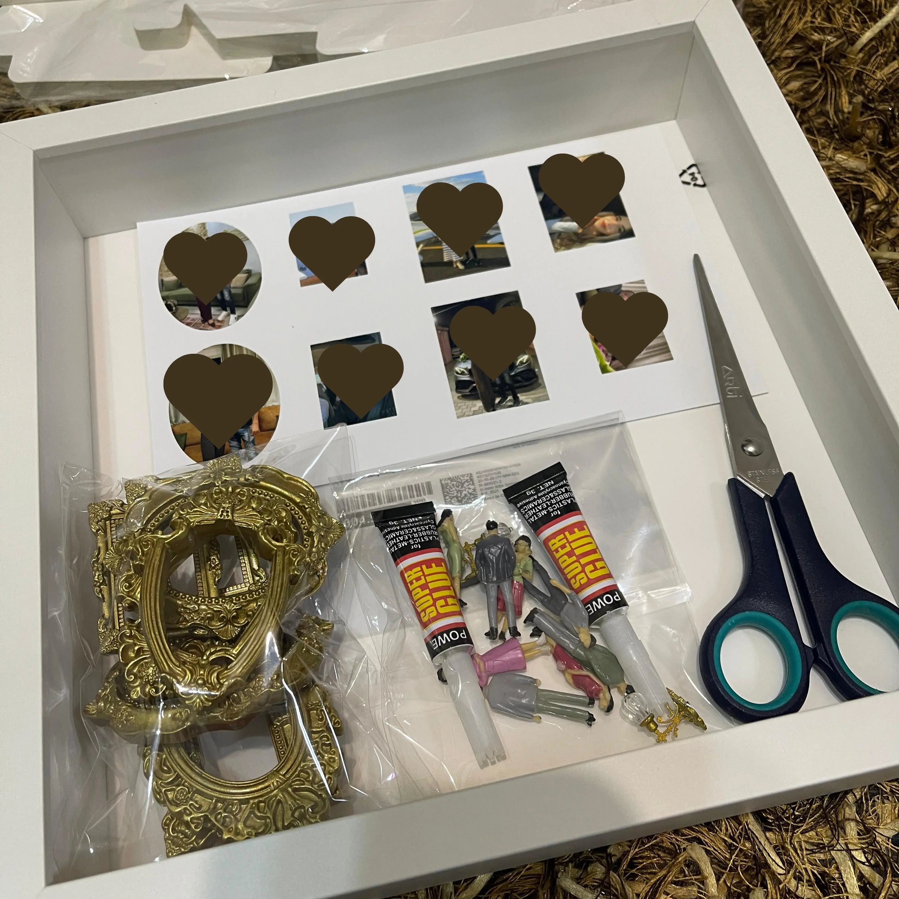 Displaying the mini museum of us that is not ready - you build it - the medium size