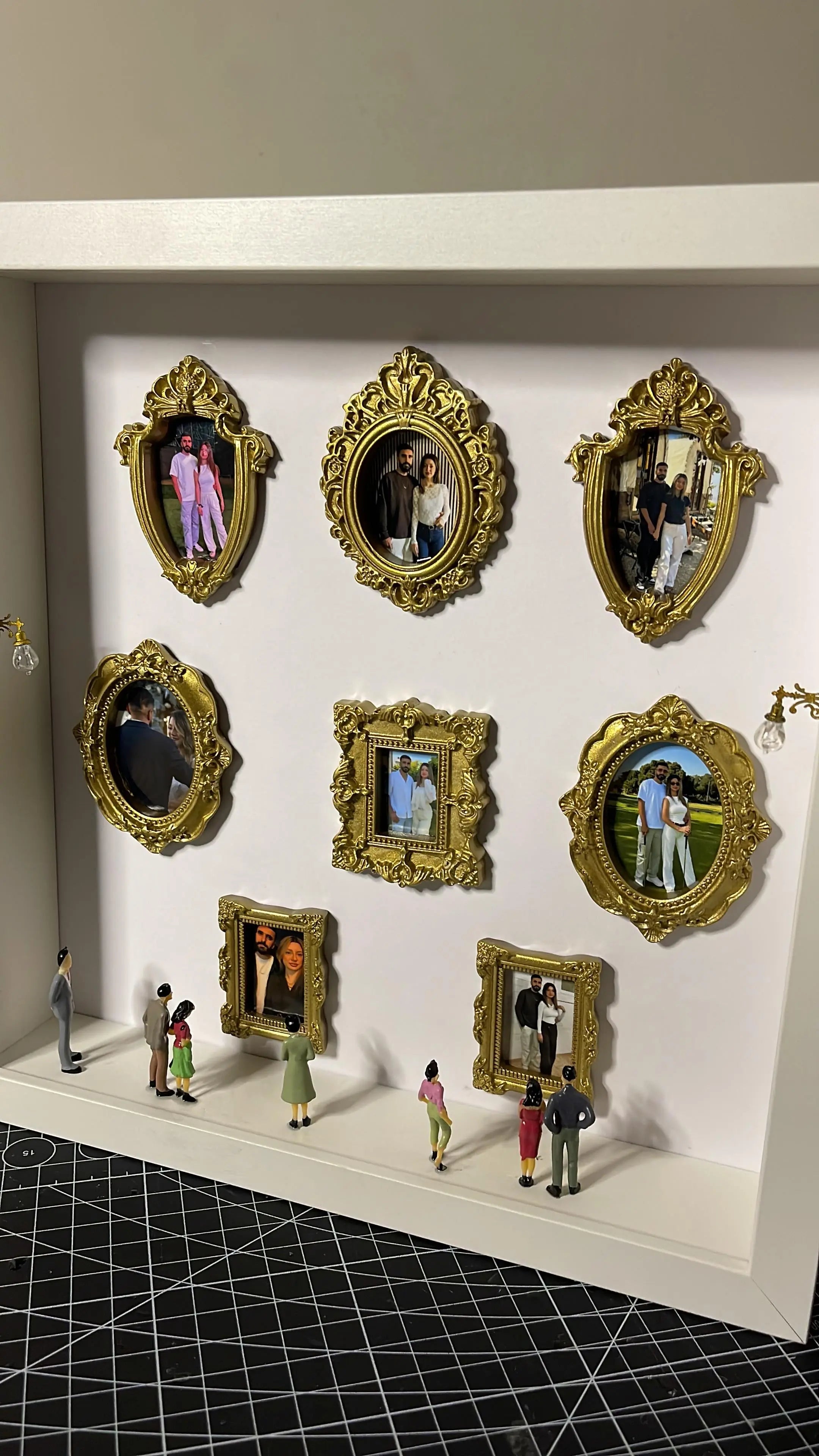 Displaying the mini museum of us the medium size